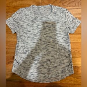 Lululemon T-Shirt